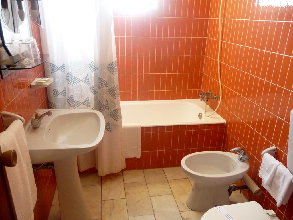 Hotel Tamargueira フィゲイラ・ダ・フォズ 部屋 写真