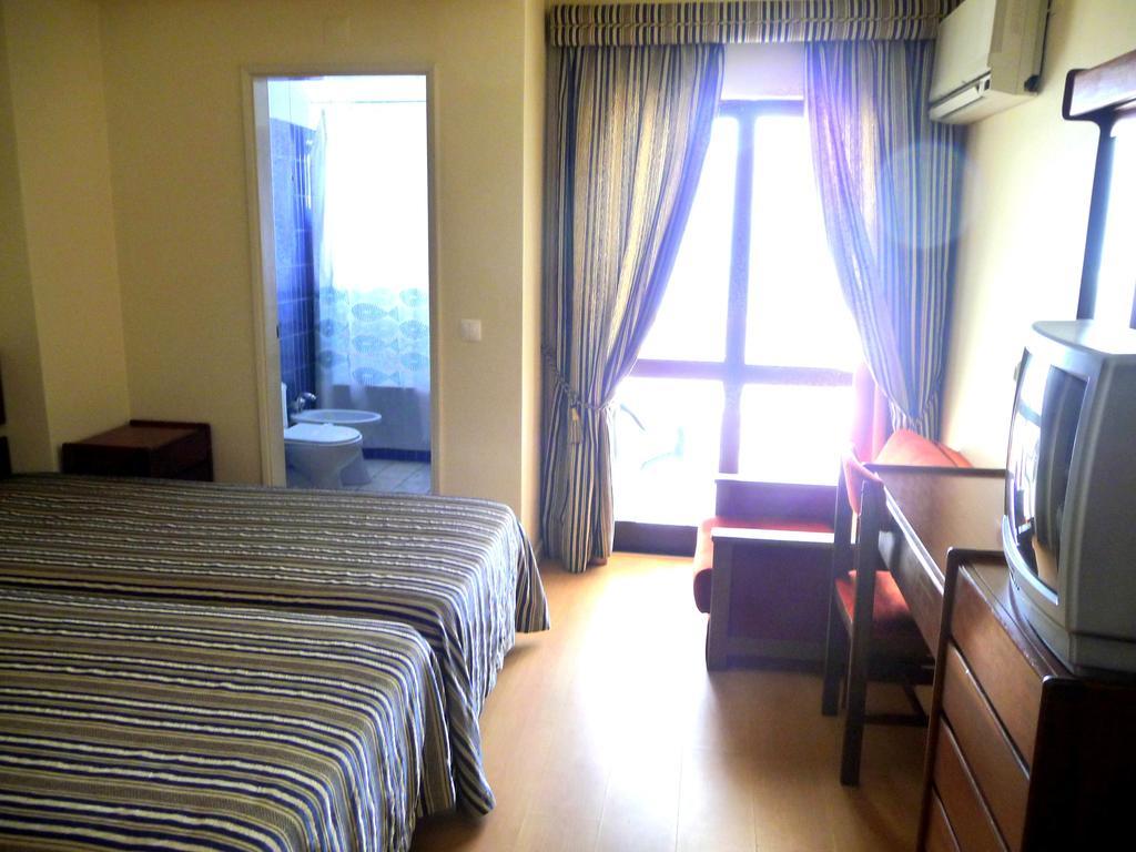 Hotel Tamargueira フィゲイラ・ダ・フォズ 部屋 写真